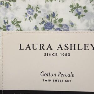 💚 Laura Ashley twin sheet set. Cotton percale. New!